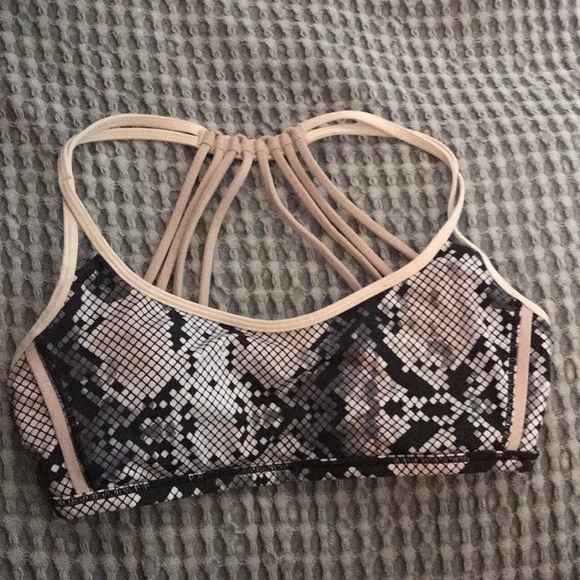lululemon athletica Tops - Discontinued Lululemon free to be bra 🧘🏻♀️